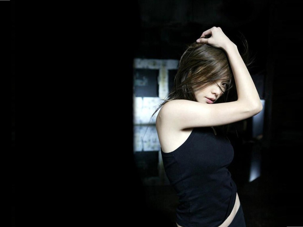 寬屏美女系列 #3 - 1024x768