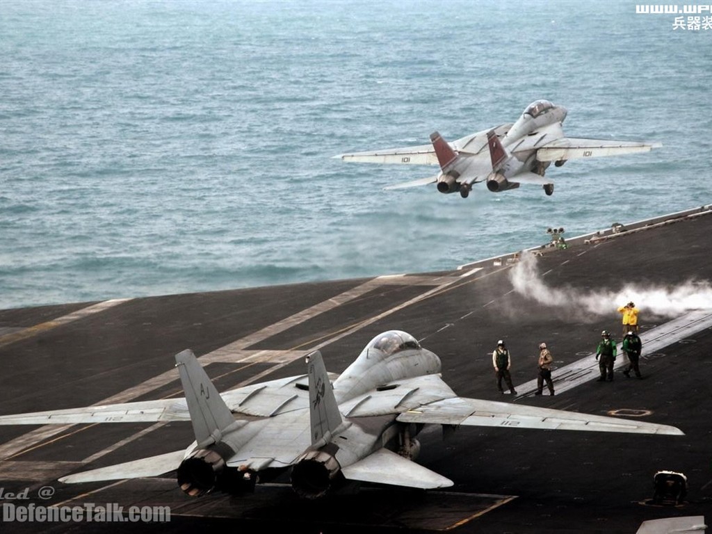 U. S. Navy F14 Tomcat bojovník #33 - 1024x768