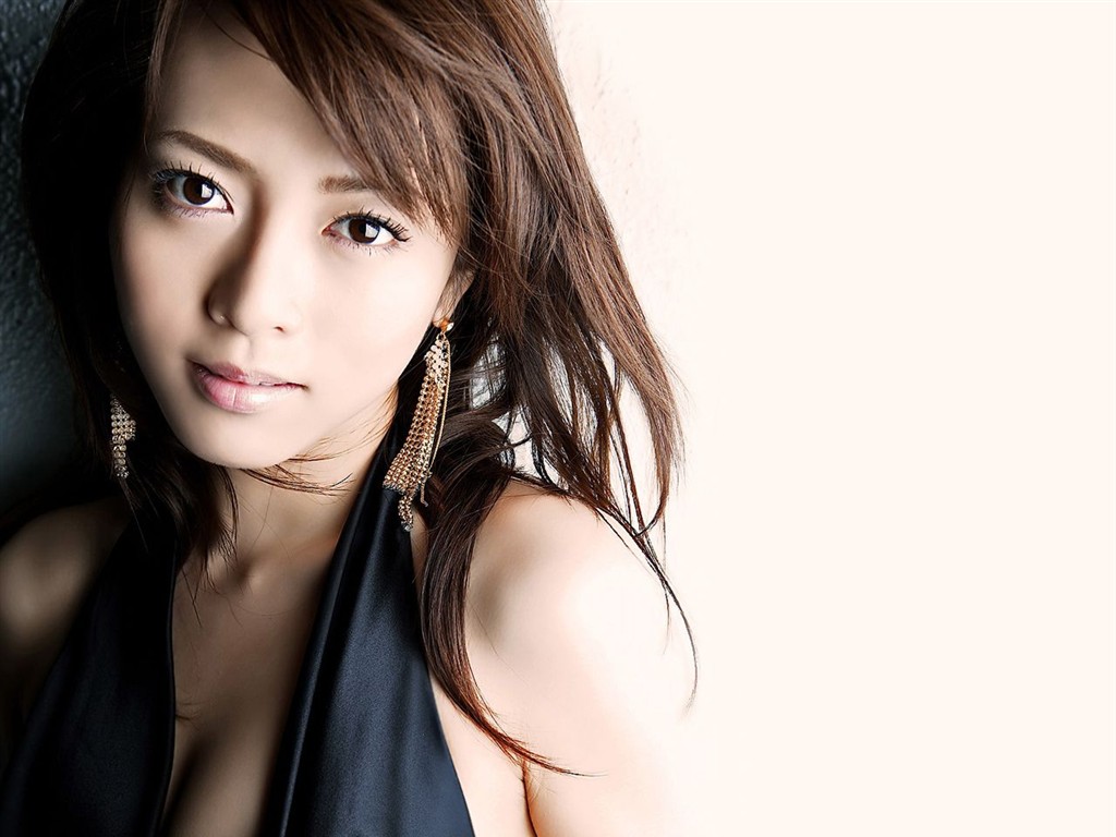 日本美女釋由美子壁紙 #2 - 1024x768