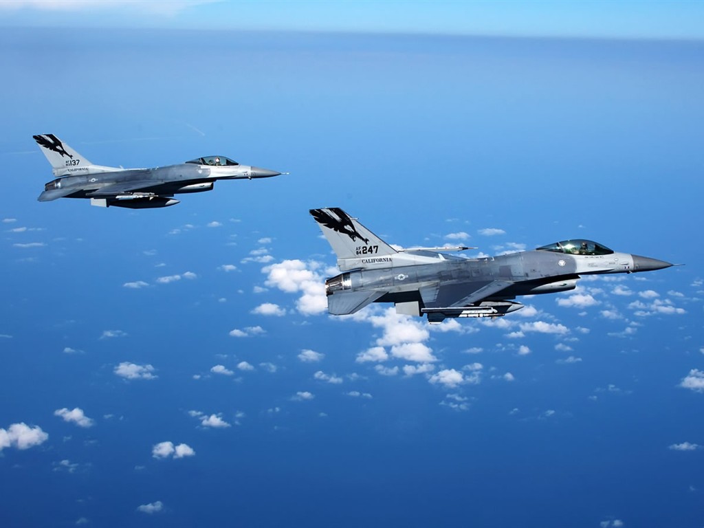 軍用空中裝備英姿壁紙 #25 - 1024x768