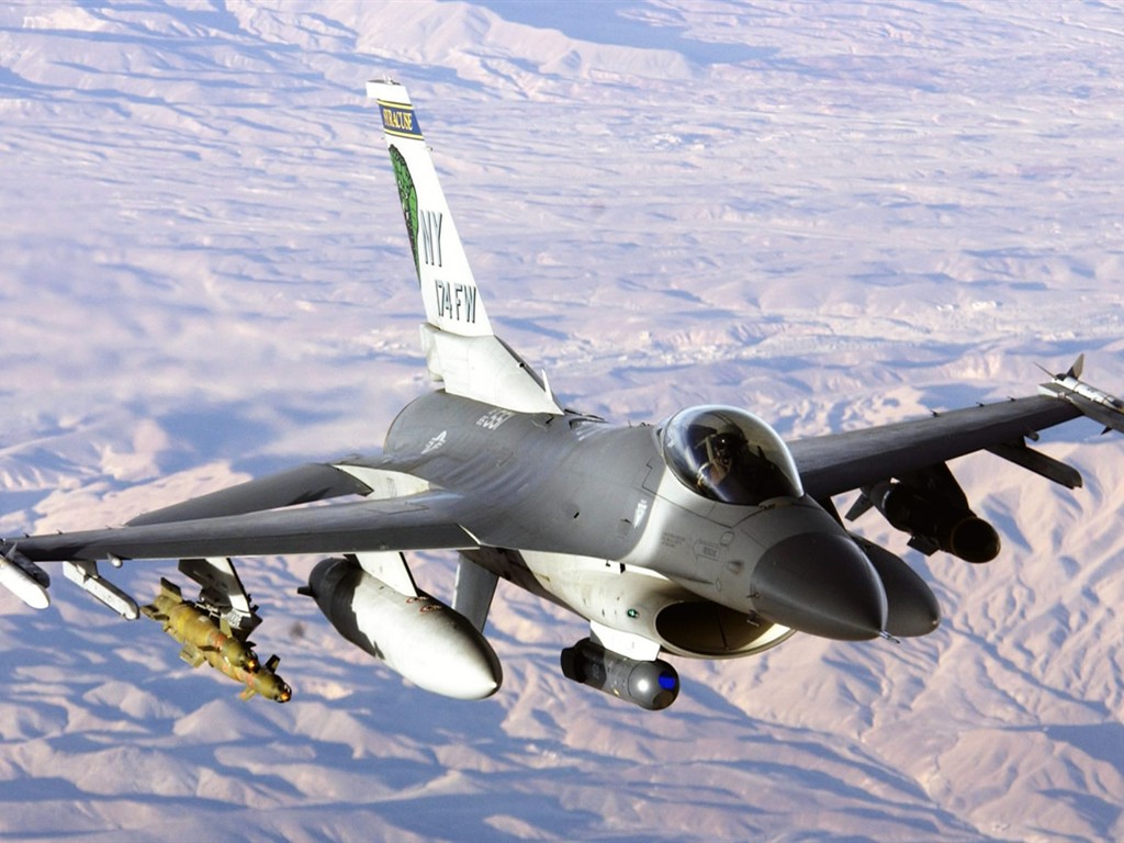 軍用空中裝備英姿壁紙 #34 - 1024x768
