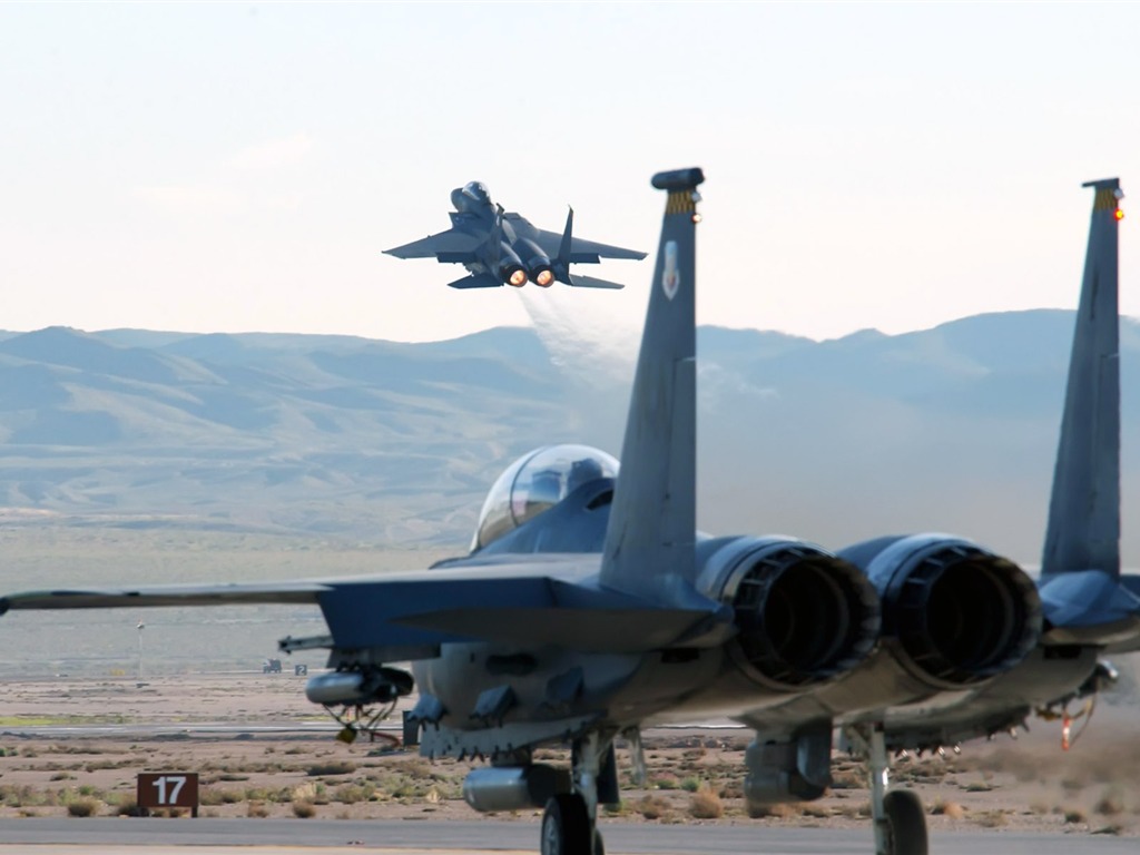 寬屏軍用飛機壁紙 #18 - 1024x768
