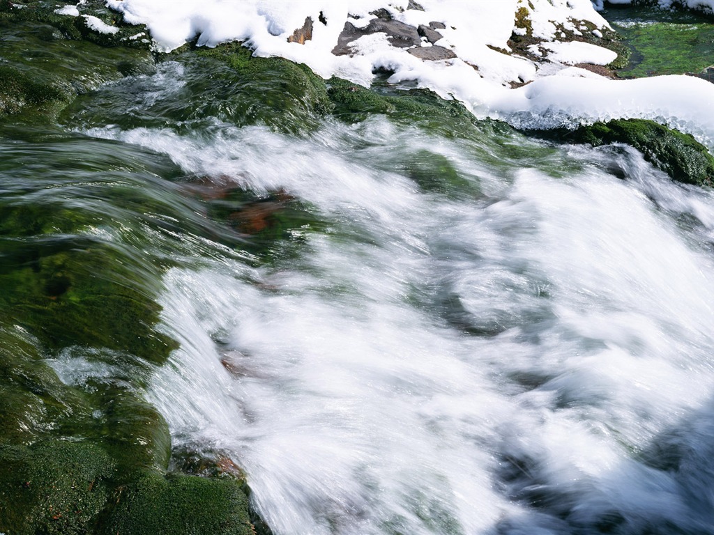 滝は、HD画像ストリーム #27 - 1024x768
