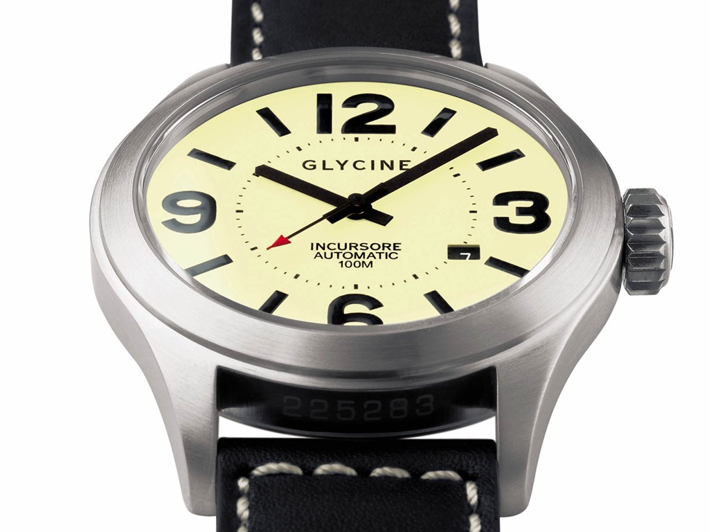 GLYCINE 手錶廣告壁紙 #5 - 1024x768