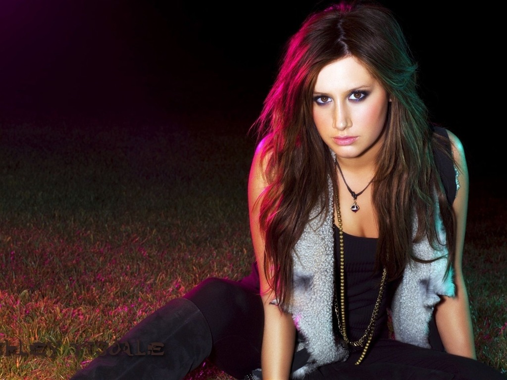 Ashley Tisdale 阿什麗·提斯代爾美女壁紙(一) #35 - 1024x768