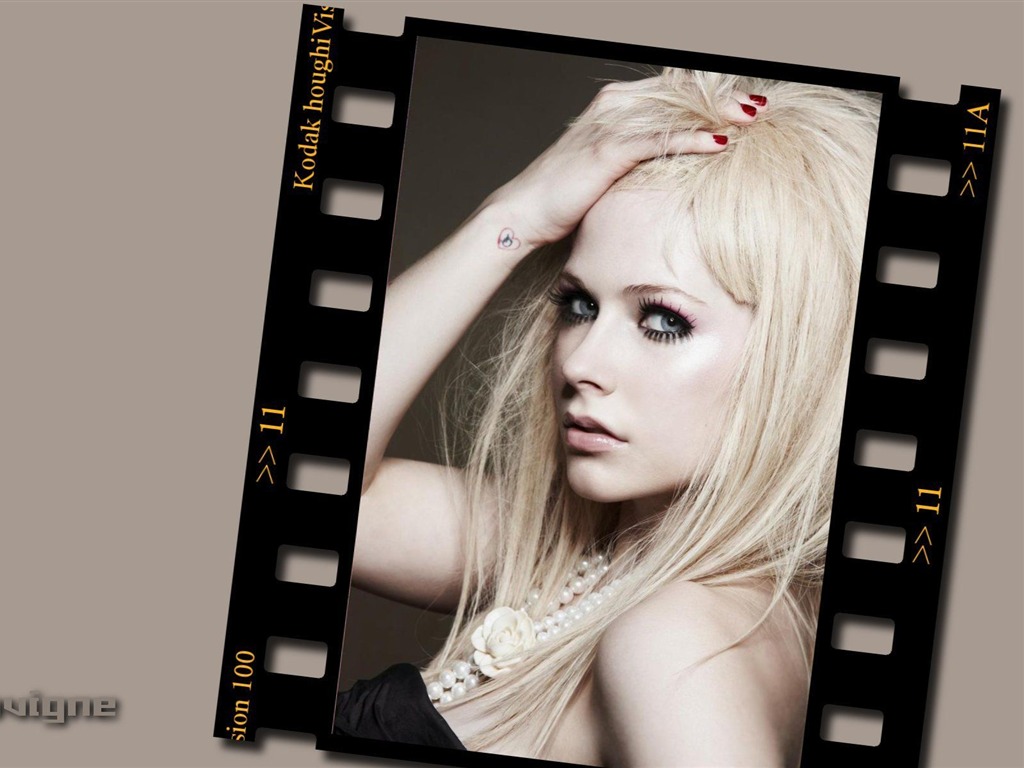Avril Lavigne krásnou tapetu #29 - 1024x768