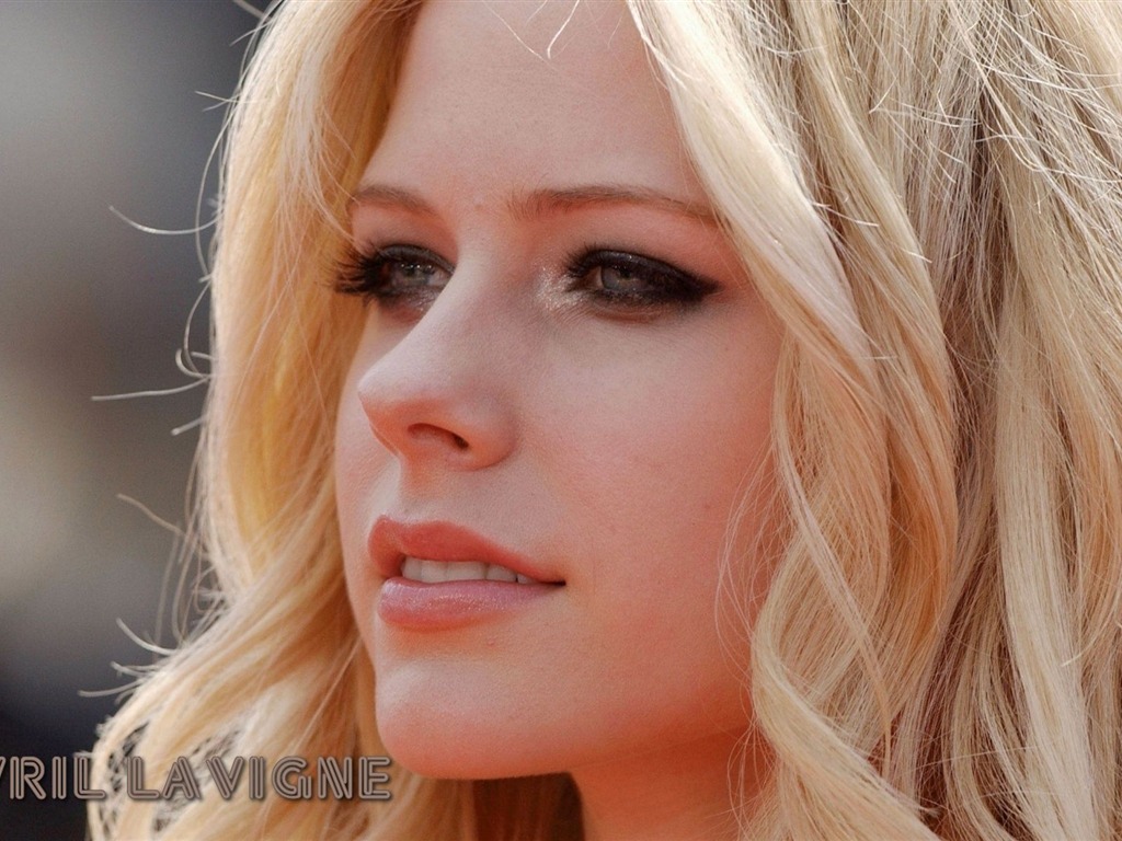 Avril Lavigne krásnou tapetu #33 - 1024x768