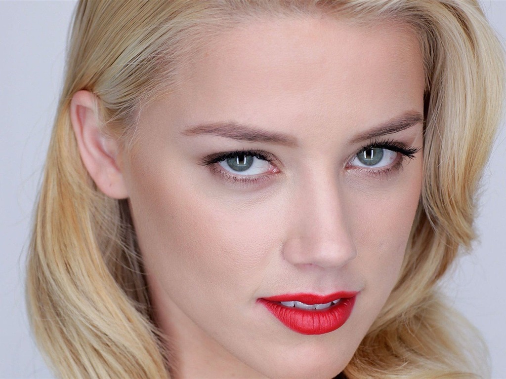 Amber Heard hermoso fondo de pantalla #5 - 1024x768