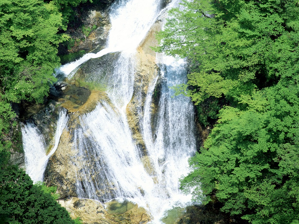 Waterfall streams wallpaper (1) #1 - 1024x768