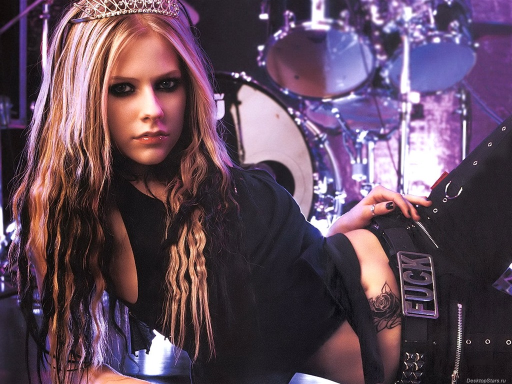 Avril Lavigne krásnou tapetu (3) #2 - 1024x768