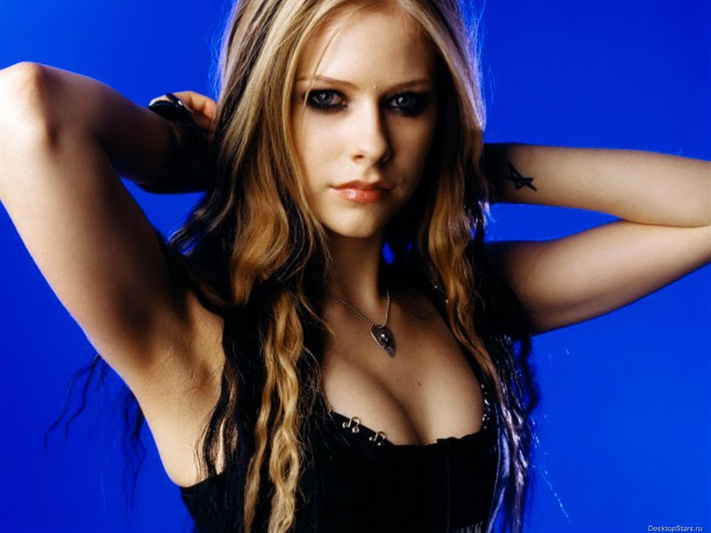 Avril Lavigne krásnou tapetu (3) #33 - 1024x768