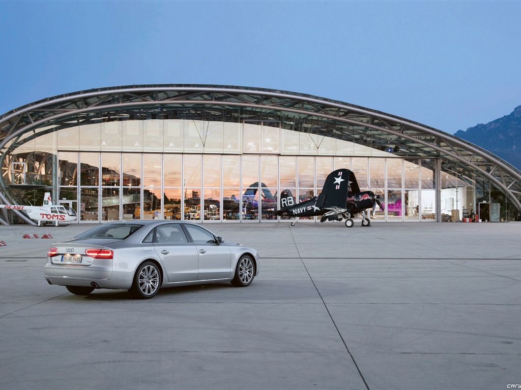 Audi A8 L 3.0 TFSI Quattro - 2010 HD wallpaper #26 - 1024x768