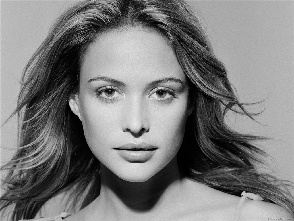 Josie Maran 琼斯·玛瑞 美女壁纸5 - 1024x768