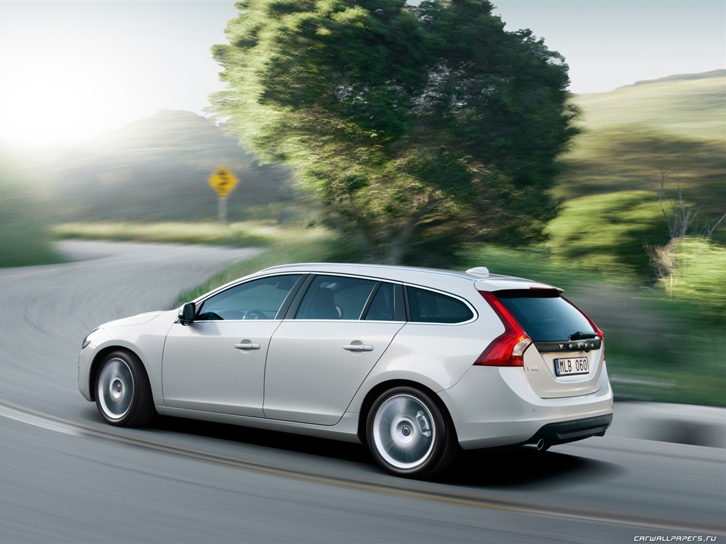 Volvo V60 - 2010 HD Wallpaper #12 - 1024x768