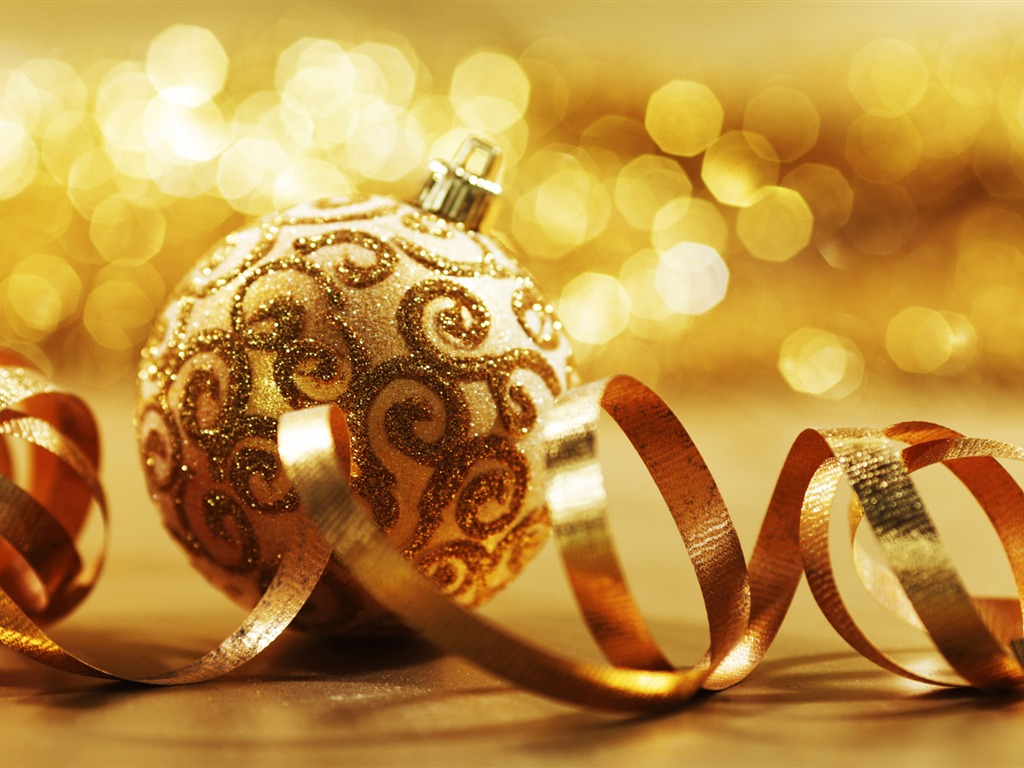 Christmas balls wallpaper (1) #12 - 1024x768