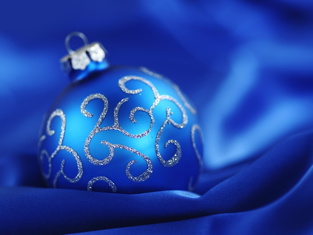 Christmas balls wallpaper (2) #13 - 1024x768