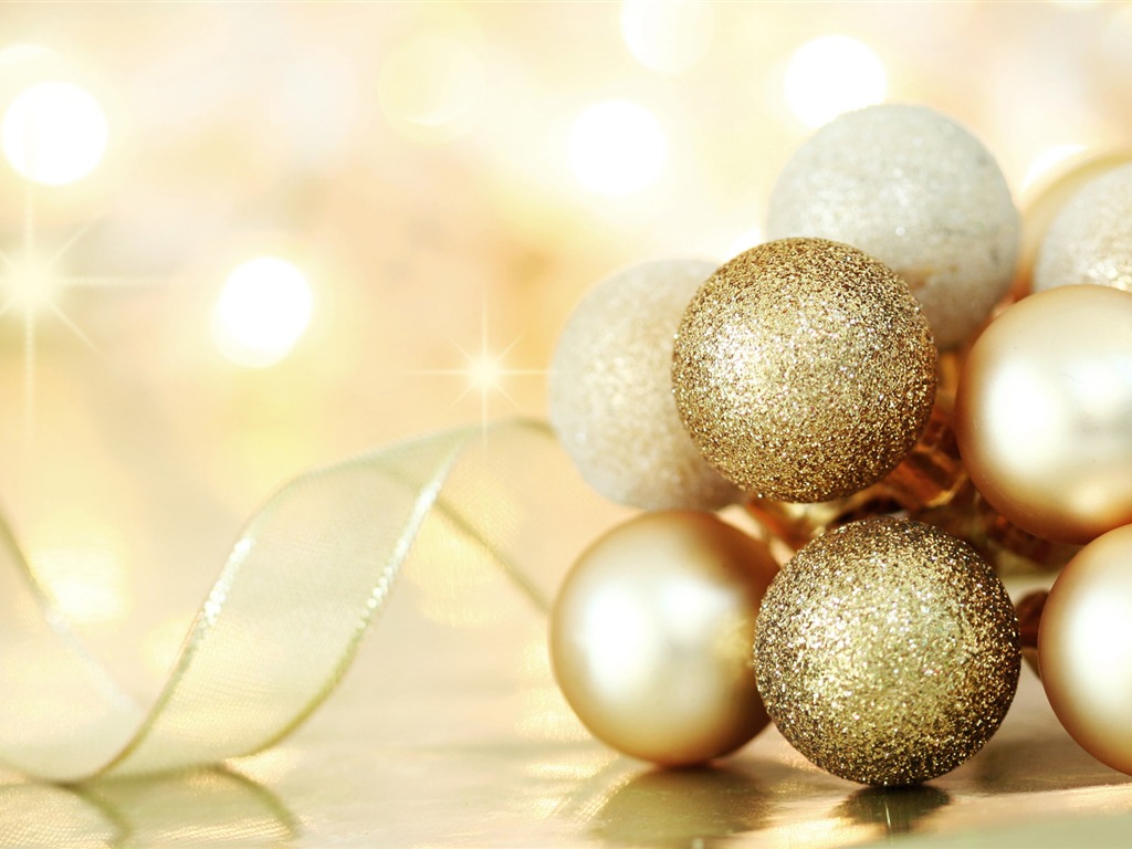 Christmas balls wallpaper (2) #18 - 1024x768