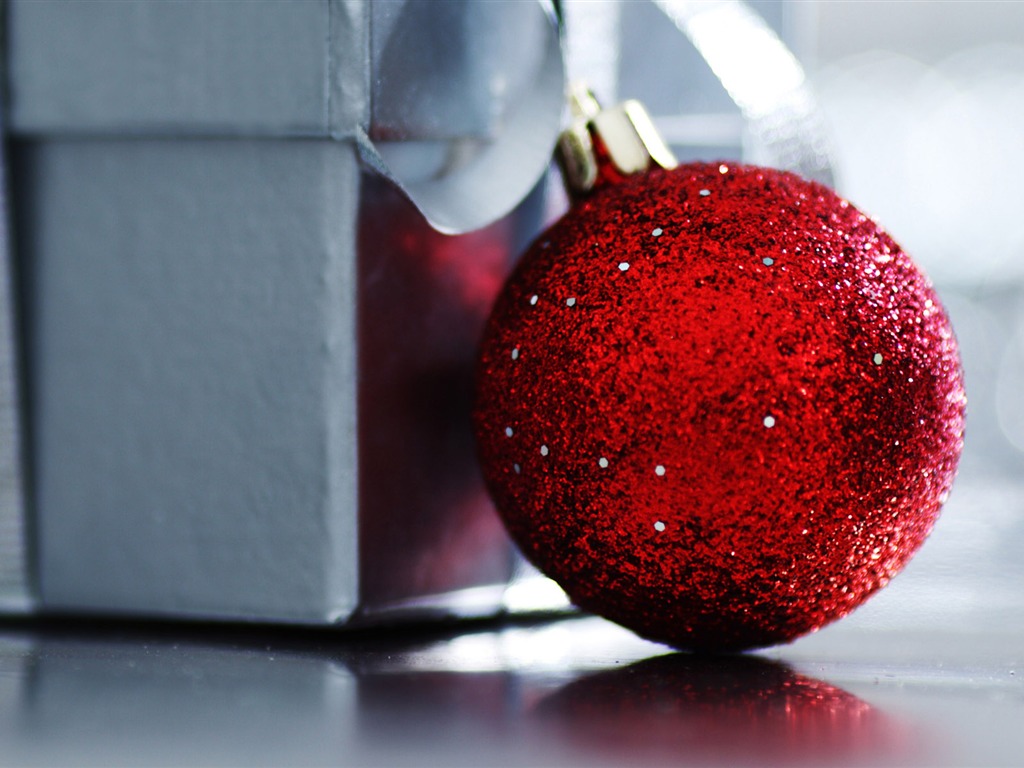 Christmas balls wallpaper (3) #13 - 1024x768