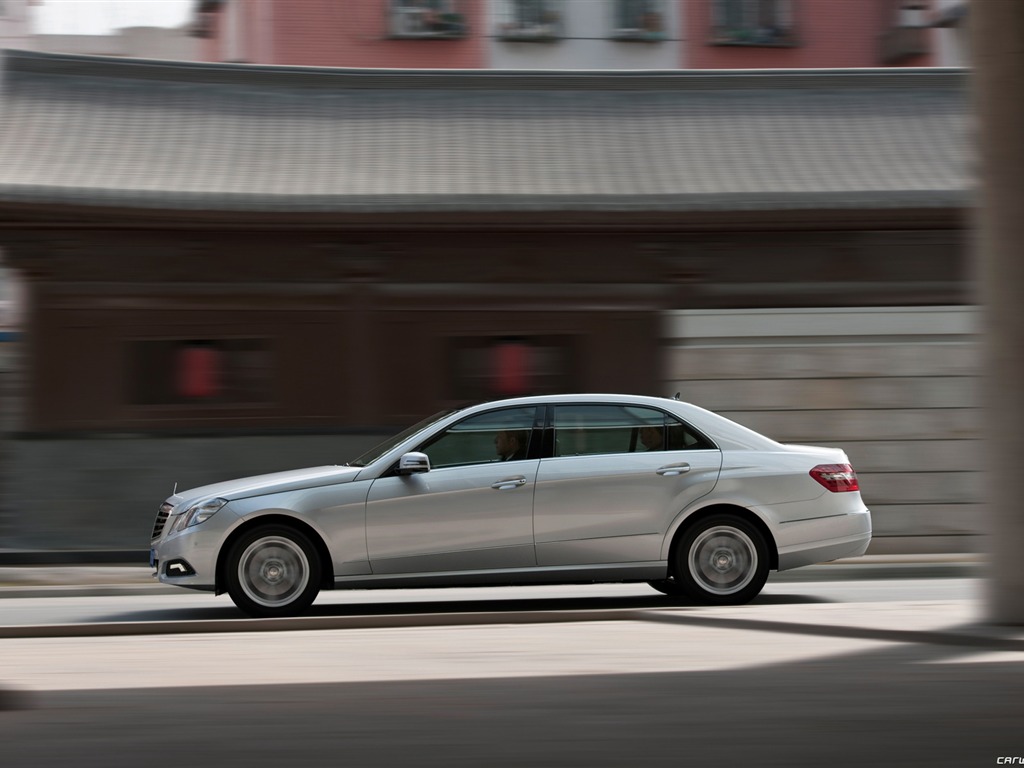 Mercedes-Benz E-Class Long Version - 2010 奔驰2 - 1024x768