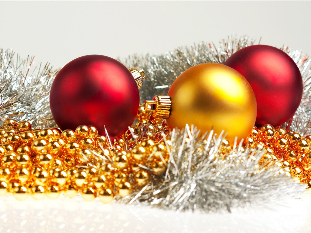 Christmas balls wallpaper (6) #20 - 1024x768