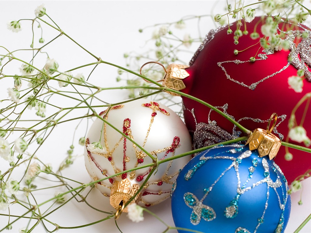 Christmas balls wallpaper (7) #6 - 1024x768