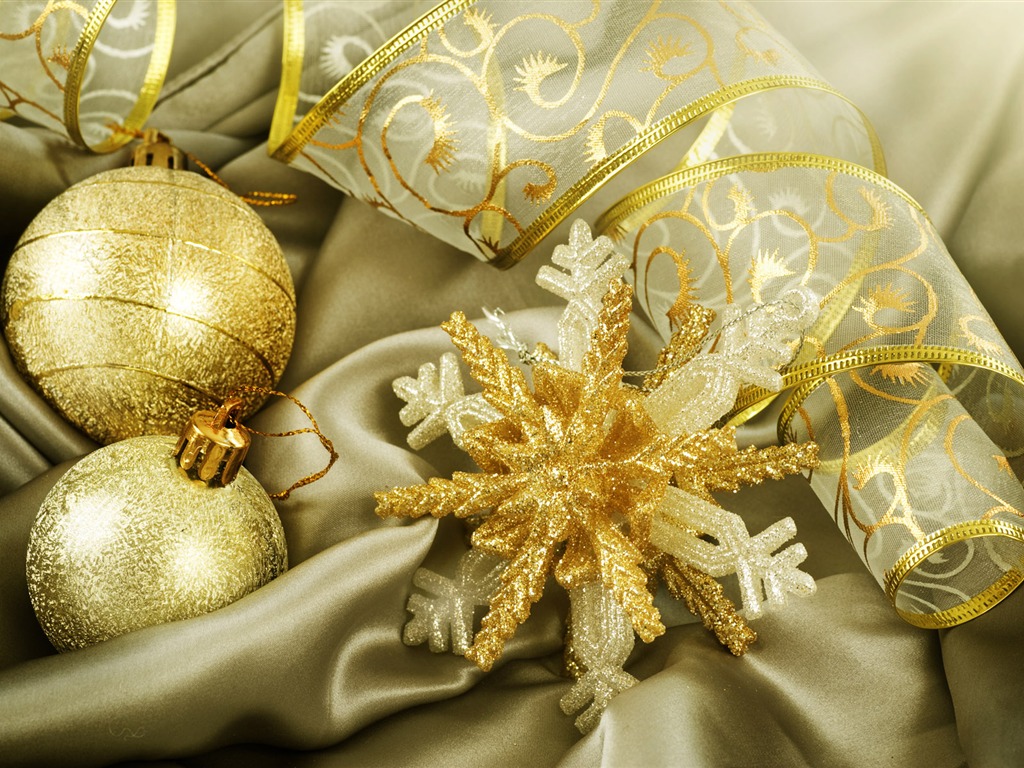 Christmas balls wallpaper (7) #9 - 1024x768