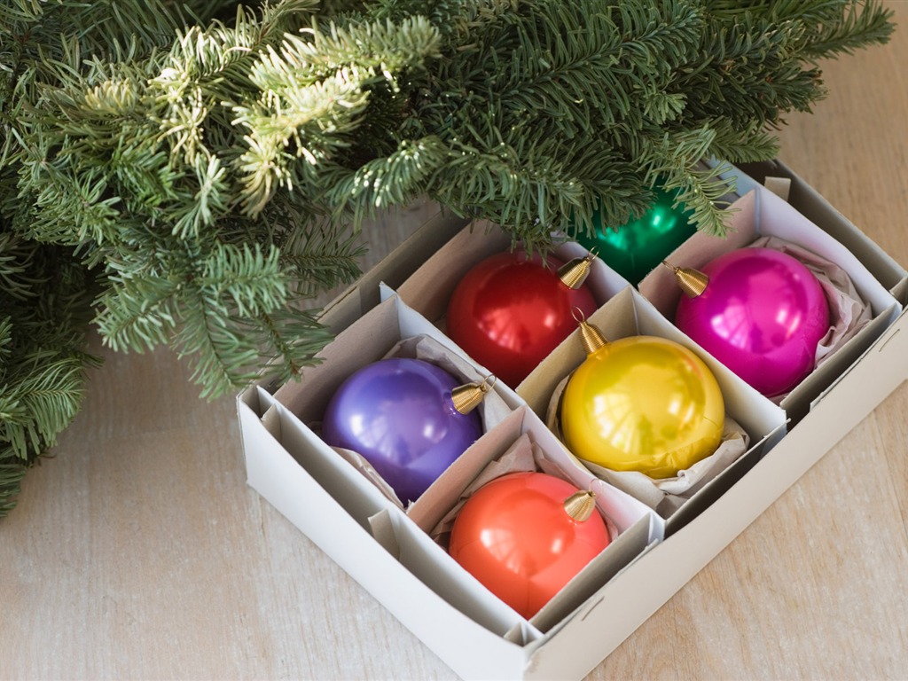 Christmas balls wallpaper (8) #14 - 1024x768