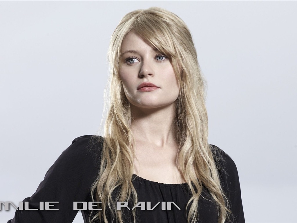 Emilie de Ravin krásnou tapetu #3 - 1024x768
