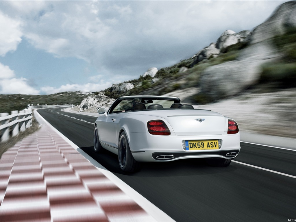 Bentley Continental Supersports Convertible - 2010 HD wallpaper #30 - 1024x768