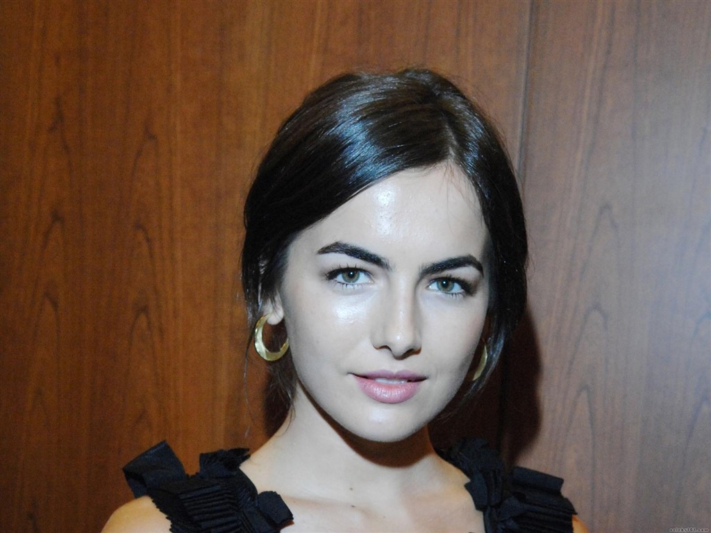 Camilla Belle hermosos fondos de escritorio #13 - 1024x768