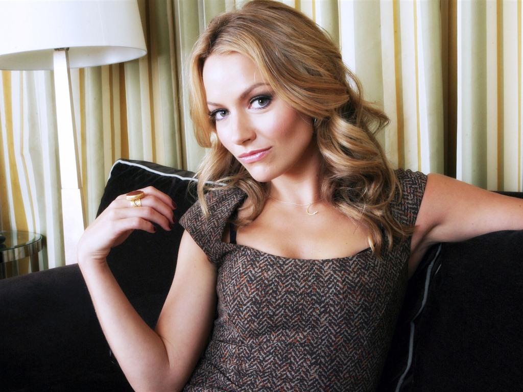 Becki Newton superbe fond d'écran #4 - 1024x768