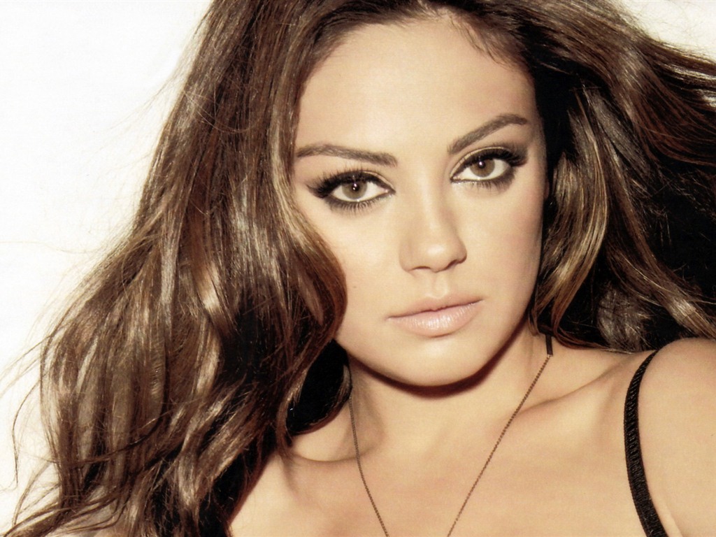 Mila Kunis krásné tapety na plochu #9 - 1024x768