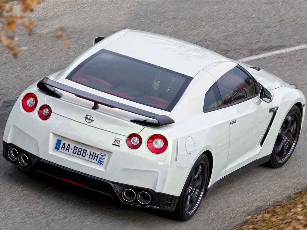 Nissan GT-R egoista 2011 HD tapety na plochu #3 - 1024x768