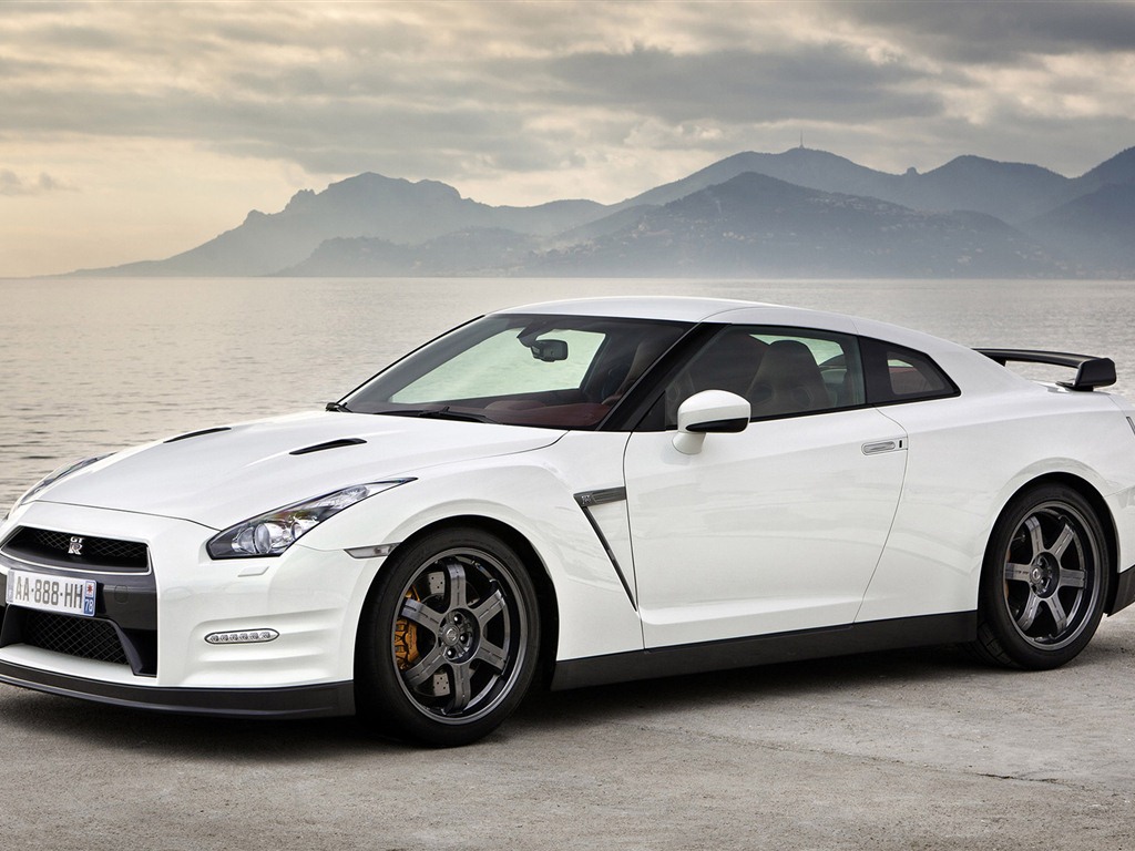 Nissan GT-R Egoist 2011 日產GT-R 利己主義高清壁紙 #20 - 1024x768