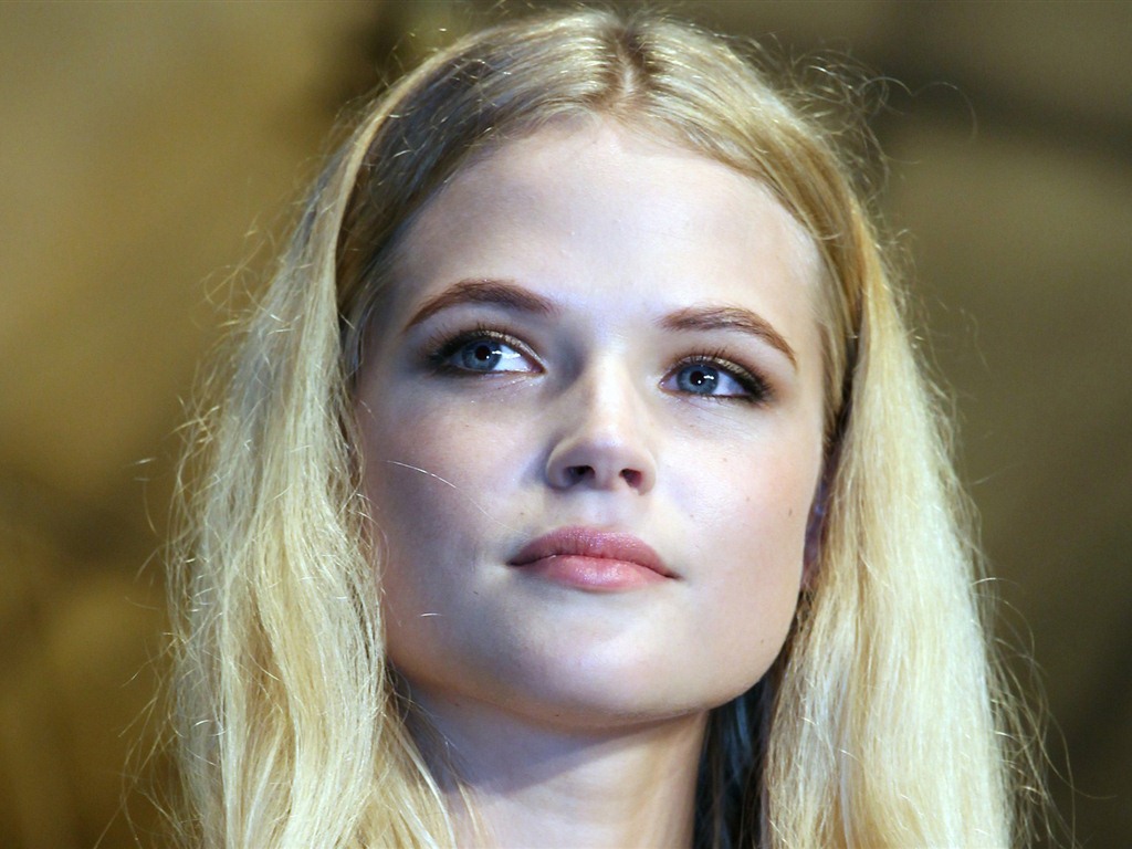 Gabriella Wilde fonds d'écran magnifiques #9 - 1024x768