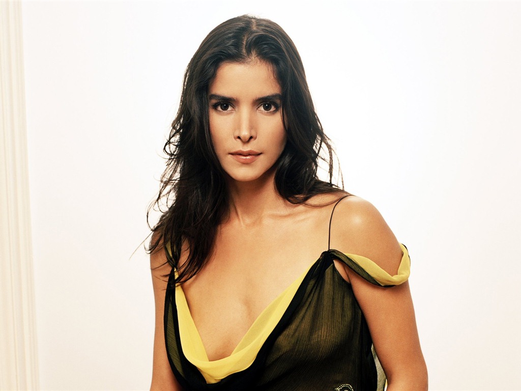 Patricia Velasquez beautiful wallpapers #5 - 1024x768