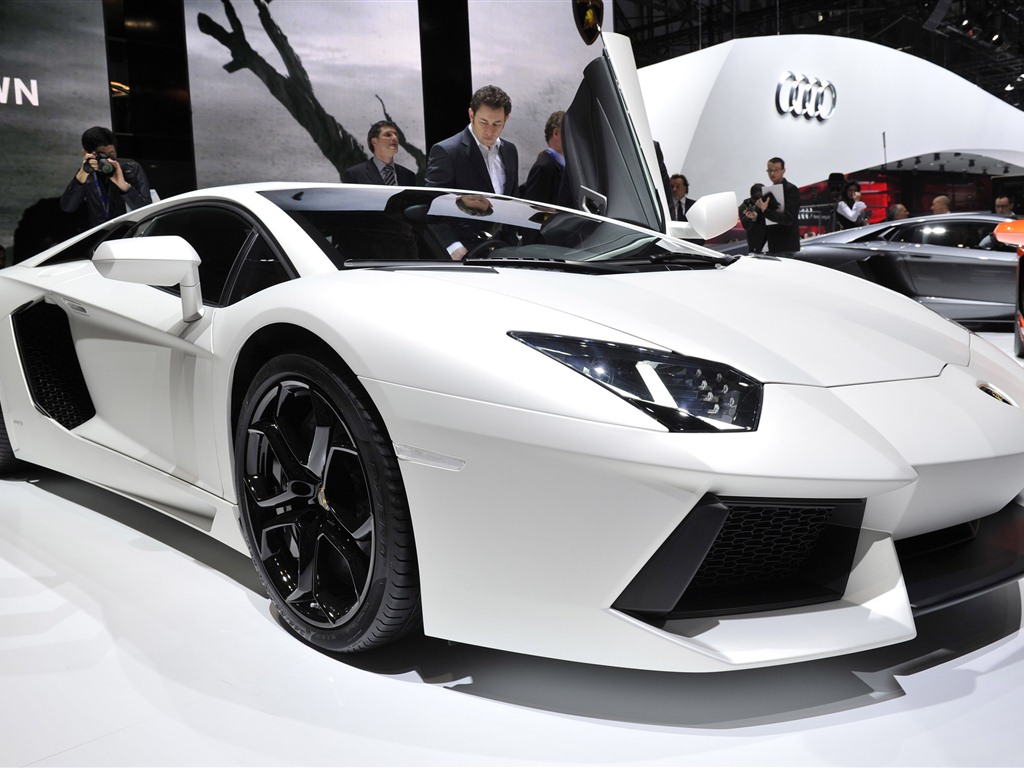 2012 Lamborghini Aventador LP700-4 兰博基尼 高清壁纸41 - 1024x768