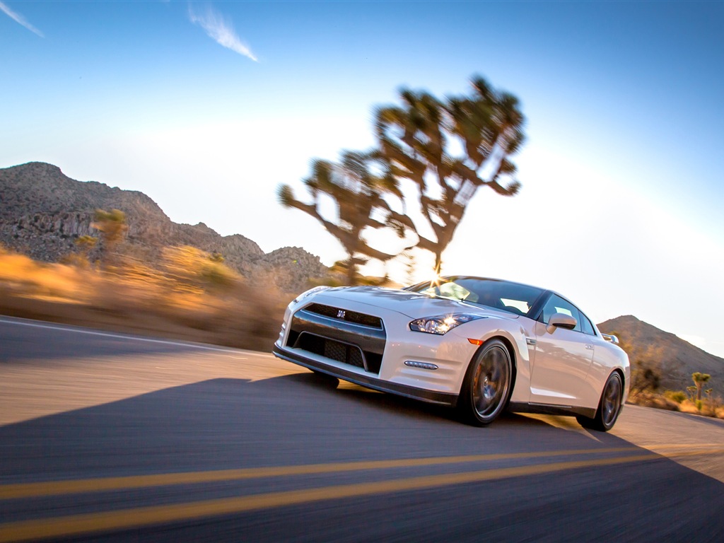 2013 Nissan GT-R R35 USA version 日产 美国版 高清壁纸5 - 1024x768