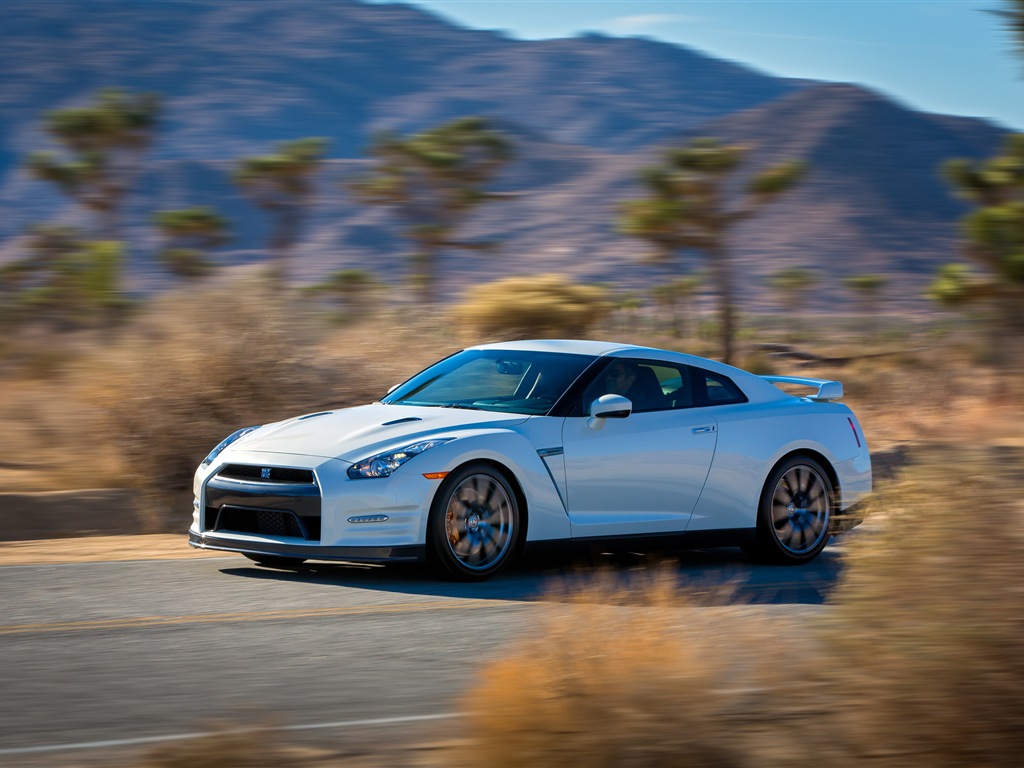 2013 Nissan GT-R R35 USA version 日产 美国版 高清壁纸10 - 1024x768