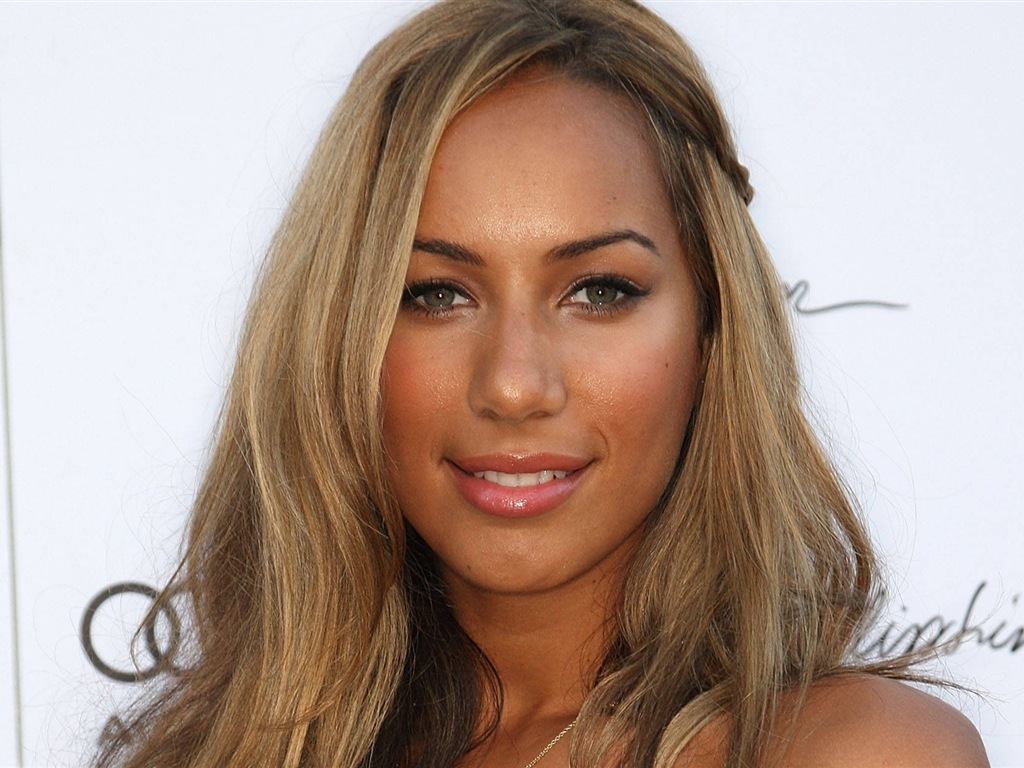 Leona Lewis 麗安娜·劉易斯 高清壁紙 #13 - 1024x768