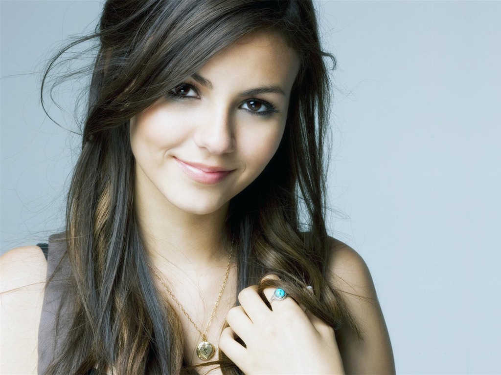 Victoria Justice beautiful wallpapers #6 - 1024x768
