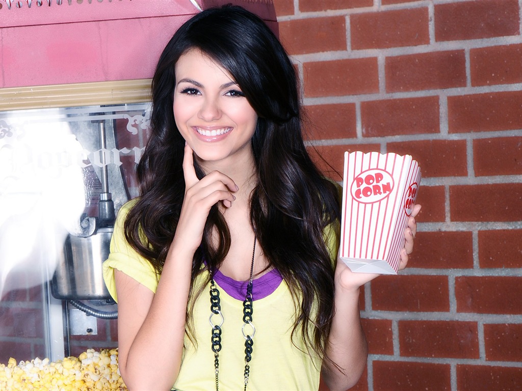 Victoria Justice beautiful wallpapers #14 - 1024x768