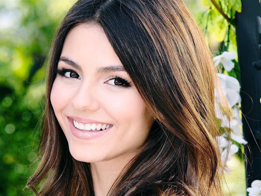 Victoria Justice 維多利亞·嘉絲蒂 美女壁紙 #37 - 1024x768