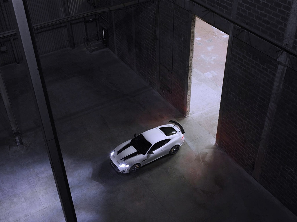 2014 Jaguar XKR-S GT 捷豹XKR-S GT跑车高清壁纸6 - 1024x768