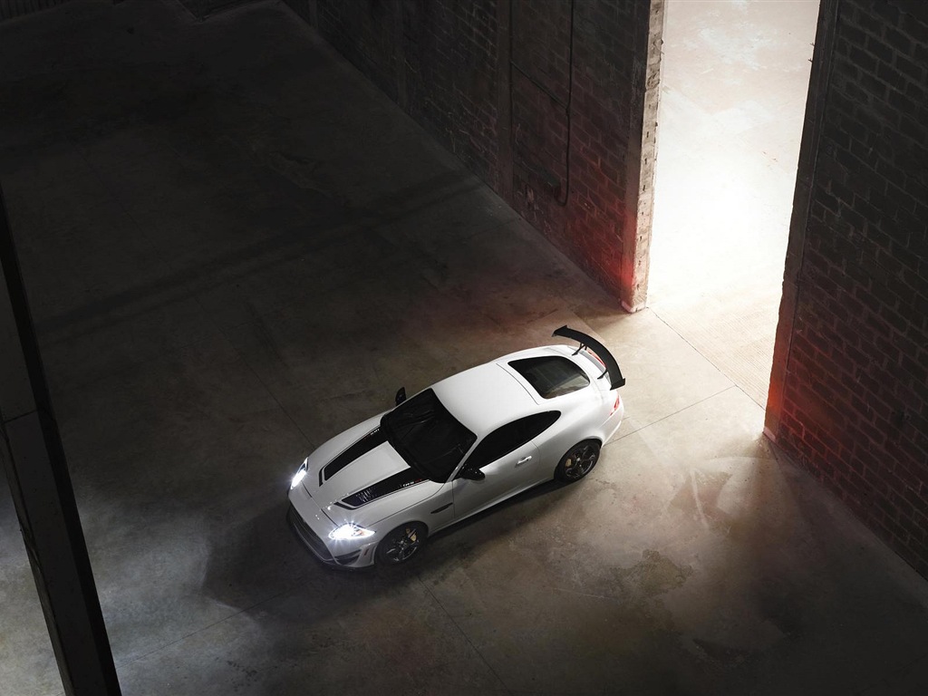 2014 Jaguar XKR-S GT 捷豹XKR-S GT跑车高清壁纸10 - 1024x768