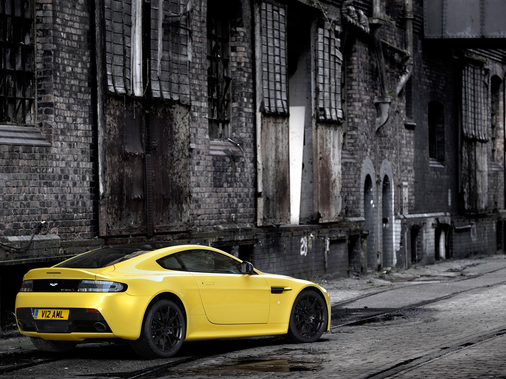 2013 Aston Martin V12 Vantage S 阿斯頓·馬丁V12 Vantage 高清壁紙 #3 - 1024x768