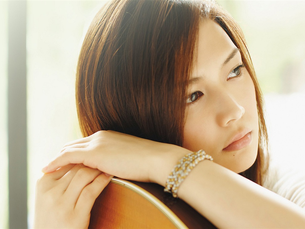 일본 가수 요시오카 유이의 HD 배경 화면 #13 - 1024x768