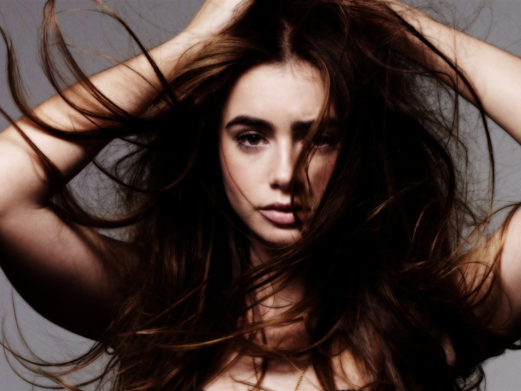 Lily Collins hermosos fondos de pantalla #3 - 1024x768