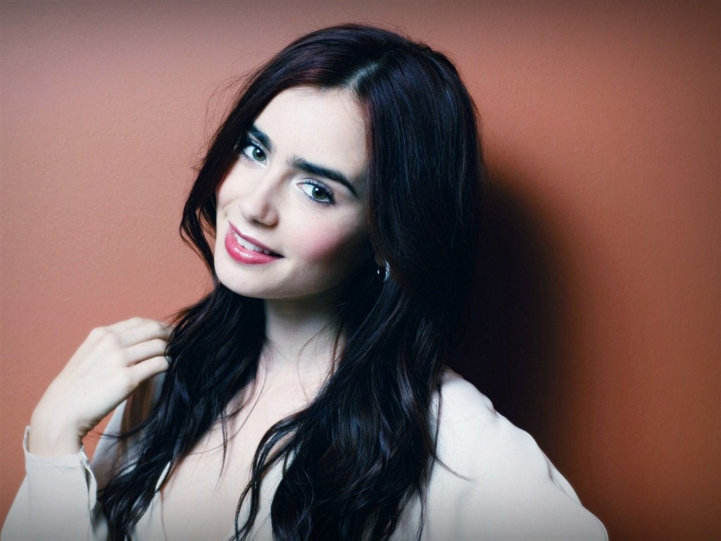 Lily Collins hermosos fondos de pantalla #6 - 1024x768