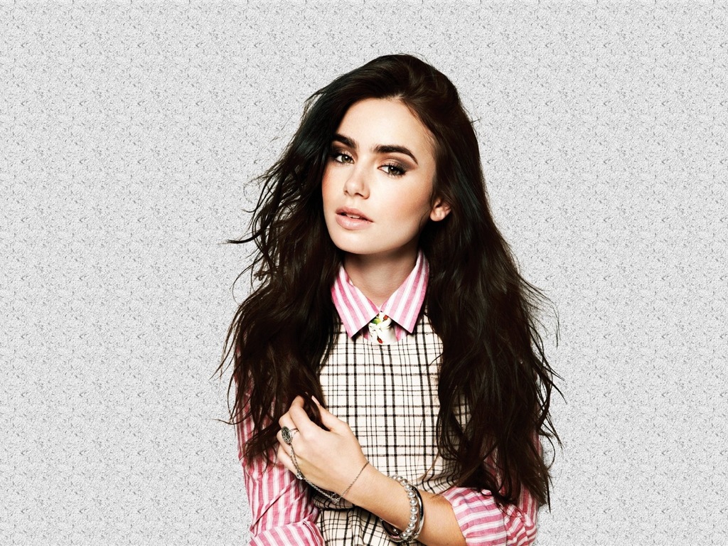 Lily Collins hermosos fondos de pantalla #9 - 1024x768